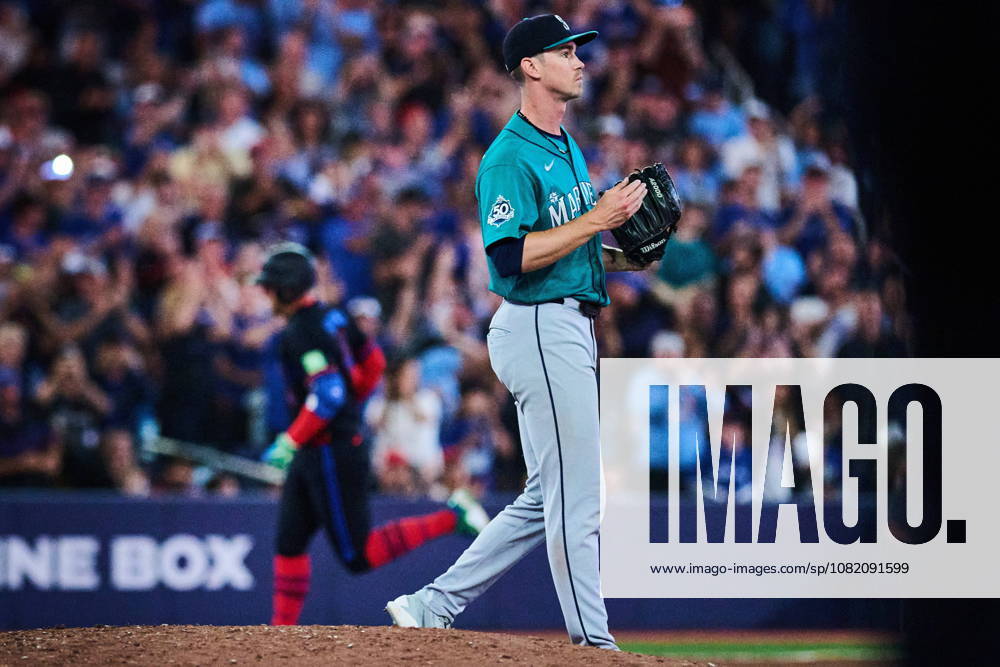 Seattle Mariners pitcher Emerson Hancock (26) reacts as Toronto Blue Jays George Springer (4) rounds the bases after hitting a solo home run during fifth inning MLB, Baseball Herren, USA baseball action in Toronto, on Friday, Aug. 28, 2026. Canada News - August 28, 2026 - ZUMAc35_ 20260828_zaf_c35_077