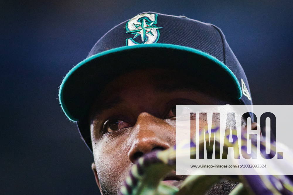 Seattle Mariners Randy Arozarena (56) looks on as he returns to the dugout during eighth inning MLB, Baseball Herren, USA baseball action against the Toronto Blue Jays in Toronto, on Friday, Aug. 28, 2026. Canada News - August 28, 2026 - ZUMAc35_ 20260828_zaf_c35_110