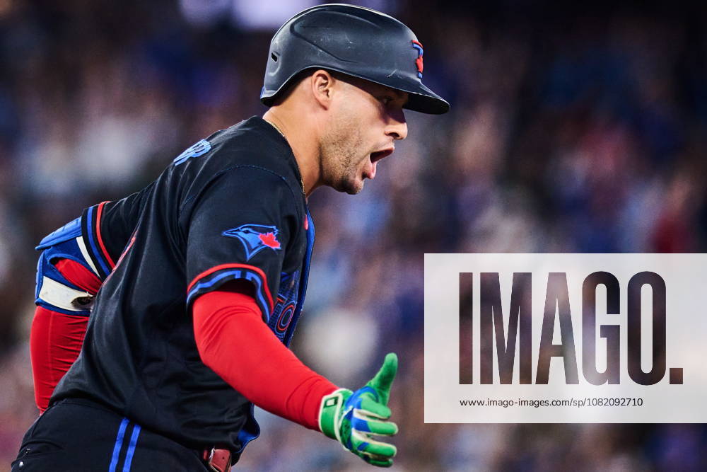 Toronto Blue Jays George Springer (4) reacts as he rounds the bases after hitting a solo home run during fifth inning MLB, Baseball Herren, USA baseball action against the Seattle Mariners in Toronto, on Friday, Aug. 28, 2026. BBO-Mariners-Blue-Jays 20260828 - ZUMAc35_ 20260828_zaf_c35_112