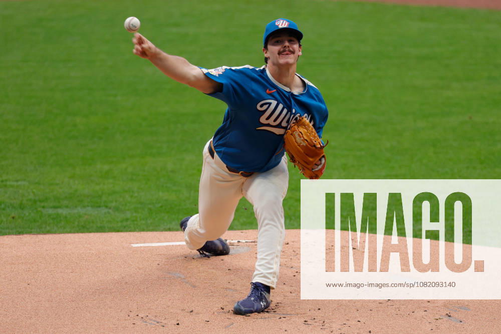 Milwaukee Brewers pitcher LOGAN HENDERSON (43) pitches in a baseball game, Friday, Aug. 28, 2026, in Milwaukee, Wisconsin. MLB, Baseball Herren, USA 2026 - Rangers 1:6 Brewers - ZUMAa325 20260828_zsa_a325_008