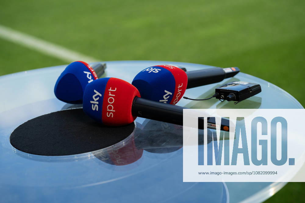 Soccer 2. Bundesliga, Karlsruher SC vs. VfL Wolfsburg, Microphones: Sky, DFL, DFB. REGULATIONS PROHIBIT ANY USE OF PHOTOGRAPHS as IMAGE SEQUENCES and or QUASI-VIDEO. Karlsruhe