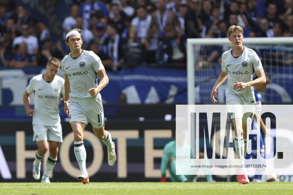 Fabian Reese of VFL Wolfsburg celebrates his goal, making the score 2–2, during the 2. Bundesliga match between Karlsruher SC and VfL Wolfsburg, BBBank Wildpark on August 29, 2026, in Karlsruhe, Germany. Photo by Oliver Kaelke, DeFodi Images. Fabian Reese of VFL Wolfsburg celebrates after scoring his team’s second goal during the 2. Bundesliga match between Karlsruher SC and VfL Wolfsburg at BBBank Wildpark on August 29, 2026 in Karlsruhe, Germany. Photo by Oliver Kaelke, DeFodi Images. DFB and DFL regulations prohibit any use of photographs as image sequences and or quasi-video. Photo by Oliver Kaelke, DeFodi Images.