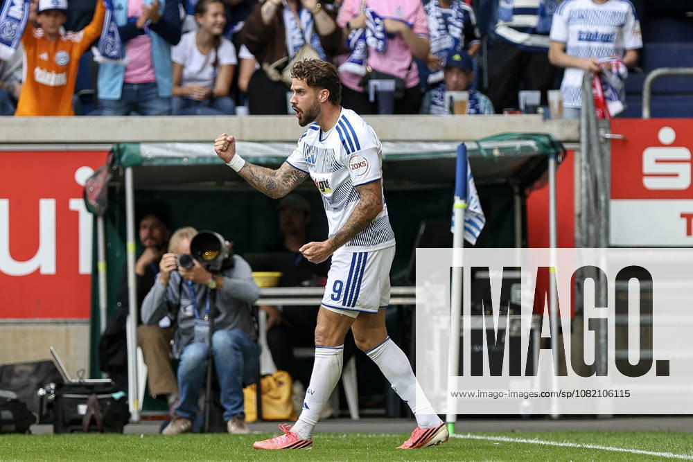GER, Soccer, Men s, 3rd Division, 2026–2027 Season, MSV Duisburg vs. FC Würzburger Kickers, Lex Tyger Lobinger, Duisburg goal celebration, celebrating after scoring the 1–0 goal, Duisburg Schauinsland Arena, North Rhine-Westphalia, Germany