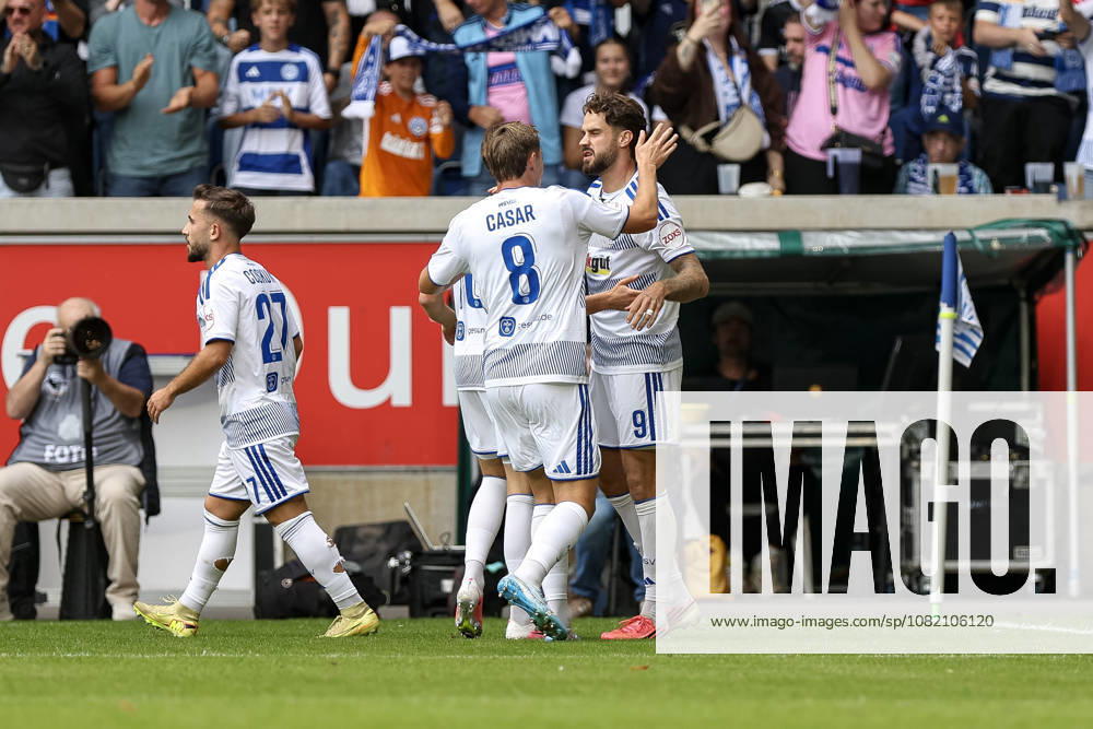 GER, Soccer, Men s, 3rd Division, 2026–2027 Season, MSV Duisburg vs. FC Würzburger Kickers, Lex Tyger Lobinger, Duisburg goal celebration, celebrating with his team after scoring the 1–0 goal, Duisburg Schauinsland Arena, North Rhine-Westphalia, Germany