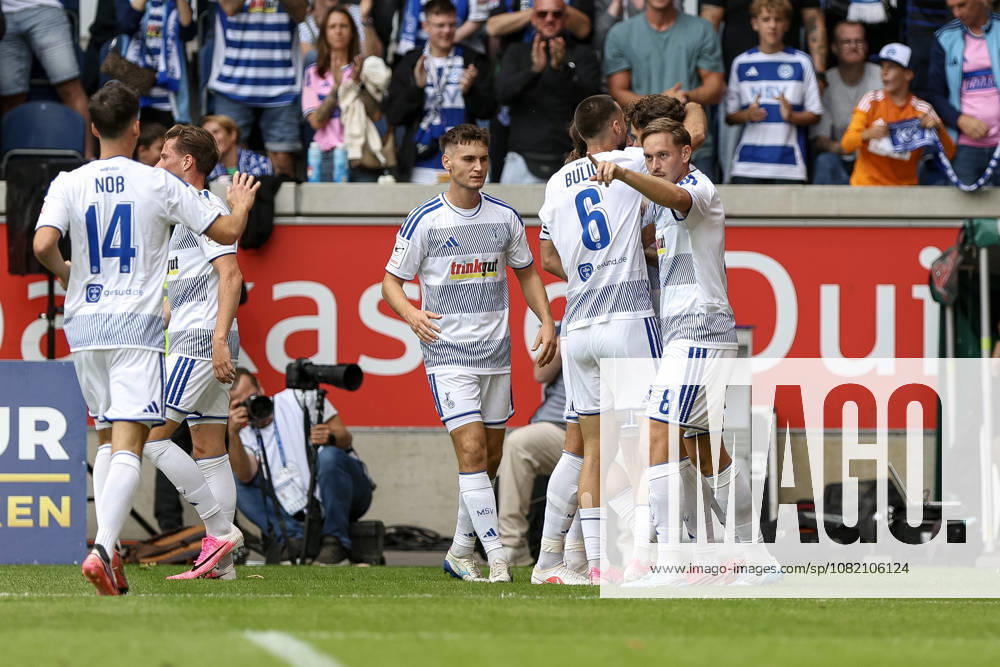 GER, Soccer, Men s, 3rd Division, 2026–2027 Season, MSV Duisburg vs. FC Würzburger Kickers, Lex Tyger Lobinger, Duisburg goal celebration, celebrating with his team after scoring the 1–0 goal, Duisburg Schauinsland Arena, North Rhine-Westphalia, Germany