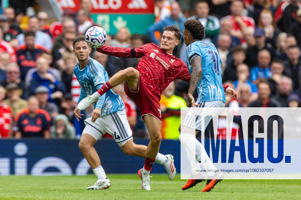 Football - FA Premier League - Liverpool FC v Nottingham Forest FC LIVERPOOL, ENGLAND - Saturday, August 29, 2026: Liverpool s Florian Wirtz during the FA Premier League match between Liverpool FC and Nottingham Forest FC at Anfield. (Photo by David Rawcliffe Propaganda) LIVERPOOL Anfield MERSEYSIDE ENGLAND