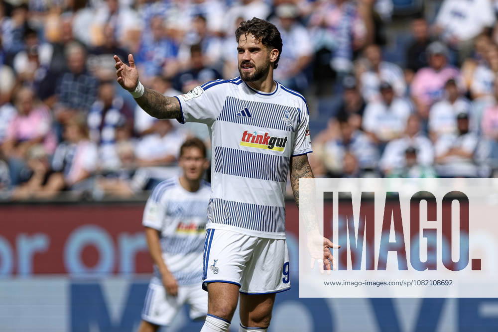 GER, Soccer, Men s, 3rd League, 2026–2027 Season, MSV Duisburg vs. FC Würzburger Kickers, Lex Tyger Lobinger, Duisburg gestures, Gestures, Duisburg, Schauinsland, Reisen, Arena, North Rhine-Westphalia, Germany