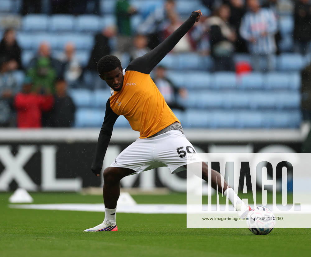 Coventry City v Hull City Premier League Hull City players warming up. during the Premier League match at the Coventry Building Society Arena, Coventry 29 08 2026 UK Newspapers OUT