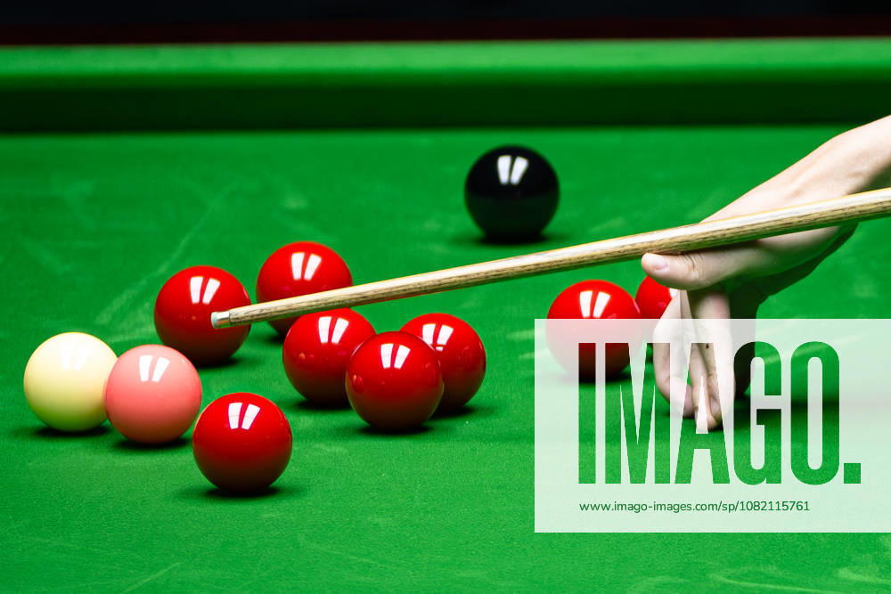 (260829) -- WUHAN, Aug. 29, 2026 -- Zhao Xintong competes during the final match between Zhao Xintong of China and Chang Bingyu of China at Wuhan Open 2026 snooker tournament in Wuhan, central China s Hubei Province, Aug. 29, 2026. ) (SP)CHINA-SNOOKER-WUHAN OPEN (CN) XiaoxYijiu