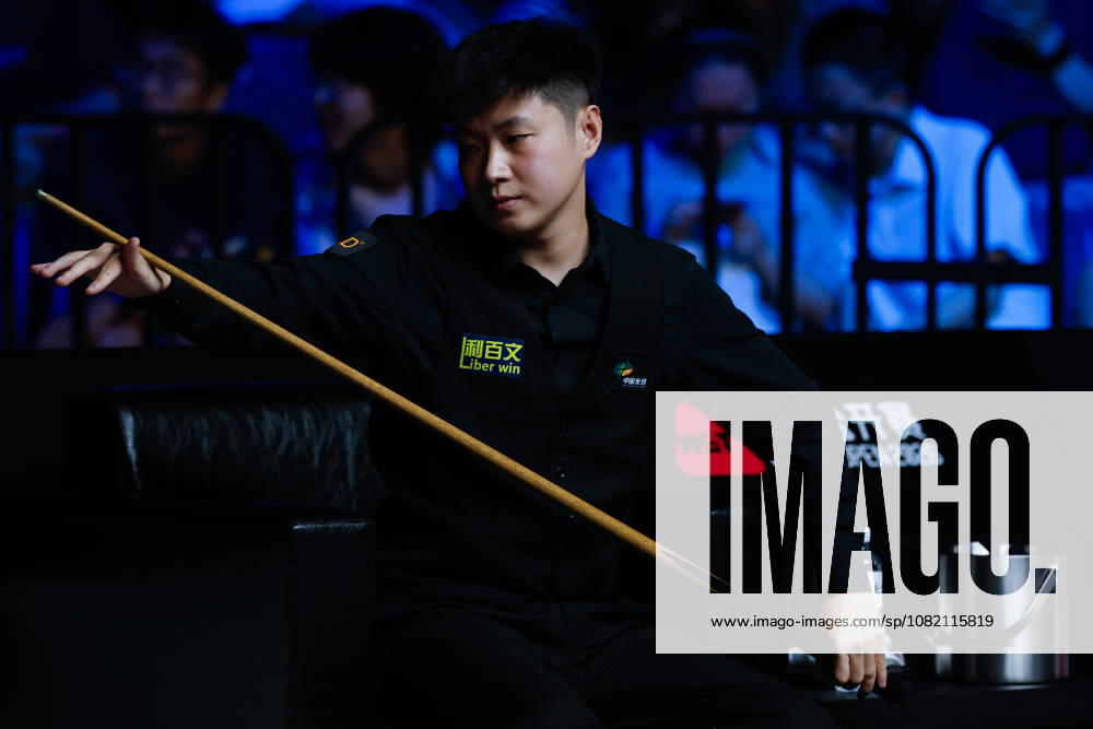 (260829) -- WUHAN, Aug. 29, 2026 -- Zhao Xintong gestures during the final match between Zhao Xintong of China and Chang Bingyu of China at Wuhan Open 2026 snooker tournament in Wuhan, central China s Hubei Province, Aug. 29, 2026. ) (SP)CHINA-SNOOKER-WUHAN OPEN (CN) WuxZhizun