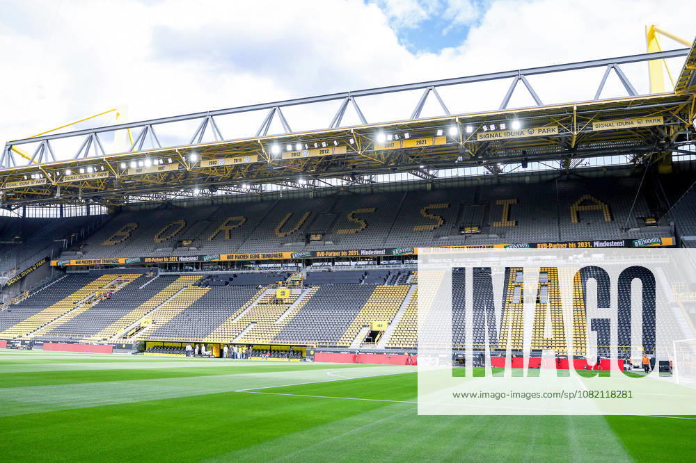 Soccer, Bundesliga, Borussia Dortmund vs. Hamburger SV, Signal Iduna Park, Matchday 1, 2026–2027 Season, Inside the East Stand. DFB regulations prohibit any use of photographs as image sequences and or quasi-video. Photo: WilkowskixPressefotoKochx, North Rhine-Westphalia, Germany