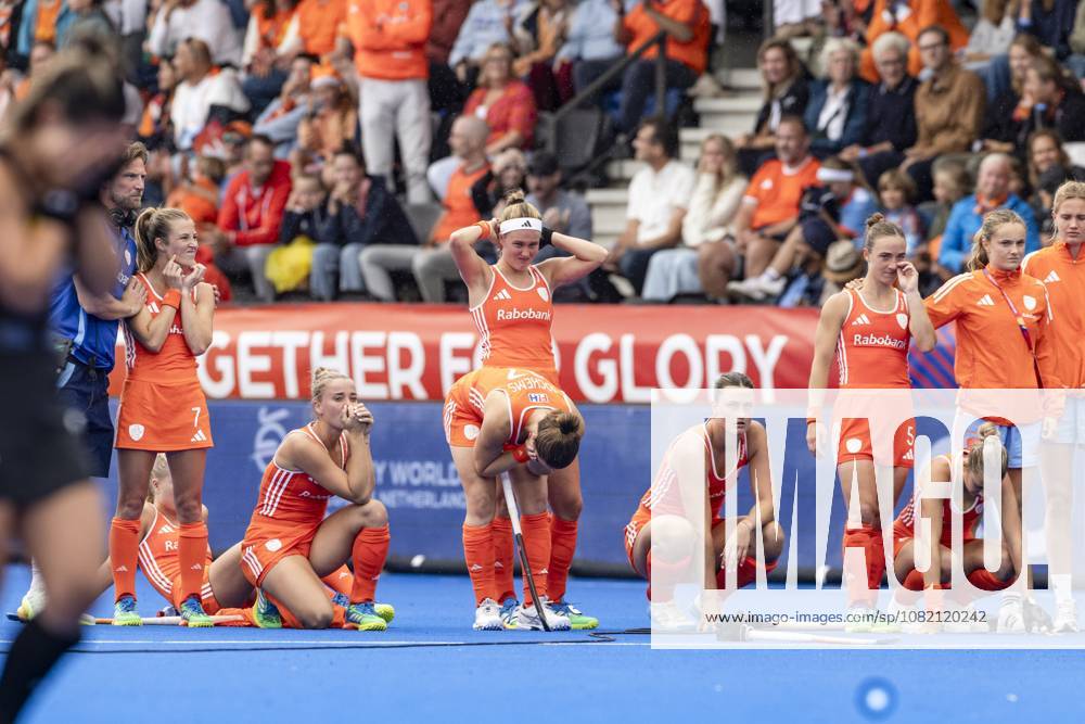AMSTELVEEN - Dutch players react after losing the Hockey World Cup final between the Netherlands and Argentina at the Wagener Stadium. SEM VAN DER WAL ANP ANPxSportx IVx 566515711 originalFilename: 566515711