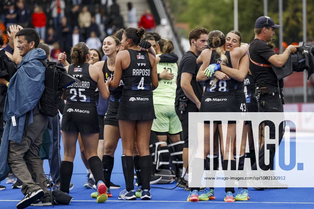 AMSTELVEEN - Players from Argentina celebrate winning the Hockey World Cup final between the Netherlands and Argentina at the Wagener Stadium. SEM VAN DER WAL ANP ANPxSportx IVx 566517026 originalFilename: 566517026