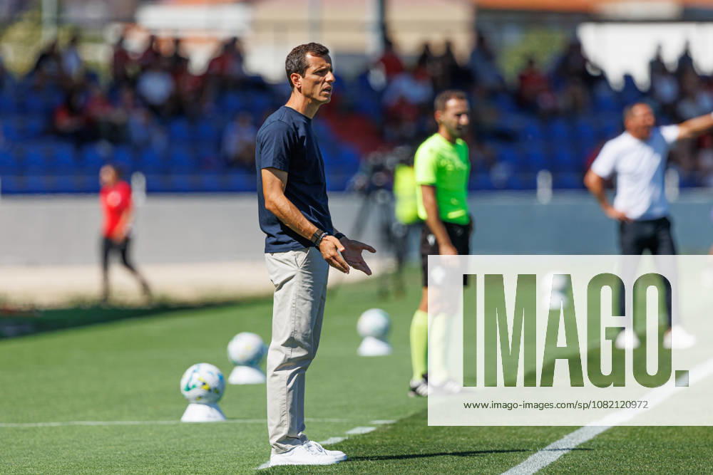 Sergio Ferreira head coach Of Fc Alverca seen during Betclic League game between teams of Fc Alverca and CD Santa Clara in complexo desportivo Fc Alverca (Luis Loureiro Ball Raw Images) Alverca Complexo Desportivo Fc Alverca Portugal