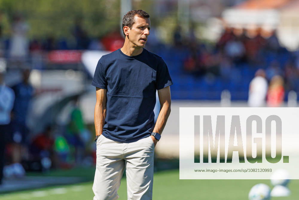 Sergio Ferreira head coach Of Fc Alverca seen during Betclic League game between teams of Fc Alverca and CD Santa Clara in complexo desportivo Fc Alverca (Luis Loureiro Ball Raw Images) Alverca Complexo Desportivo Fc Alverca Portugal