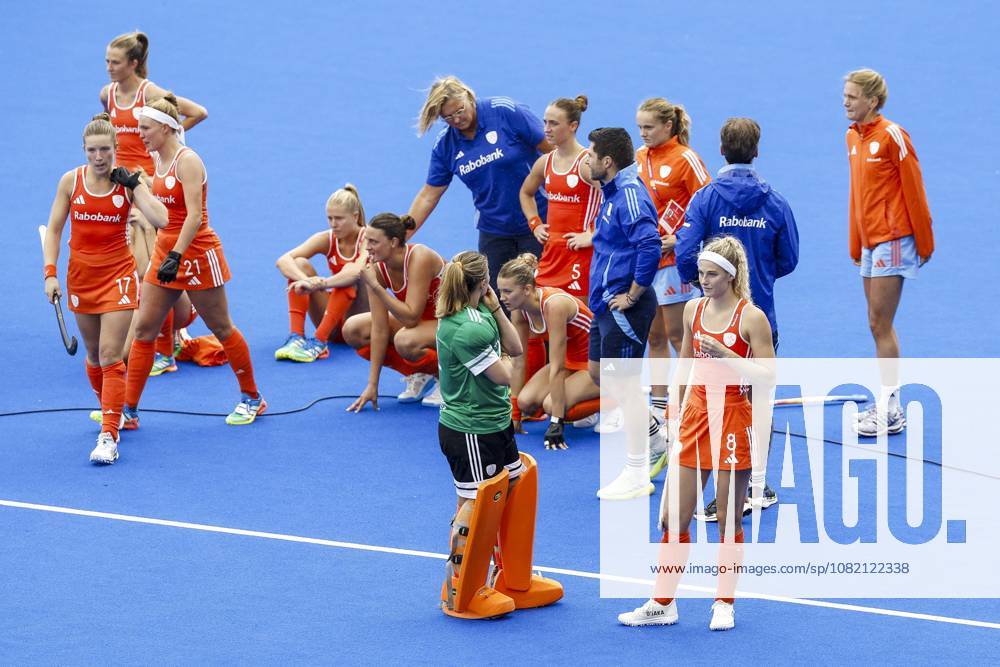 AMSTELVEEN - Dutch players react after losing the Hockey World Cup final between the Netherlands and Argentina at the Wagener Stadium. BAS CZERWINSKI ANP ANPxSportx IVx 566518355 originalFilename: 566518355