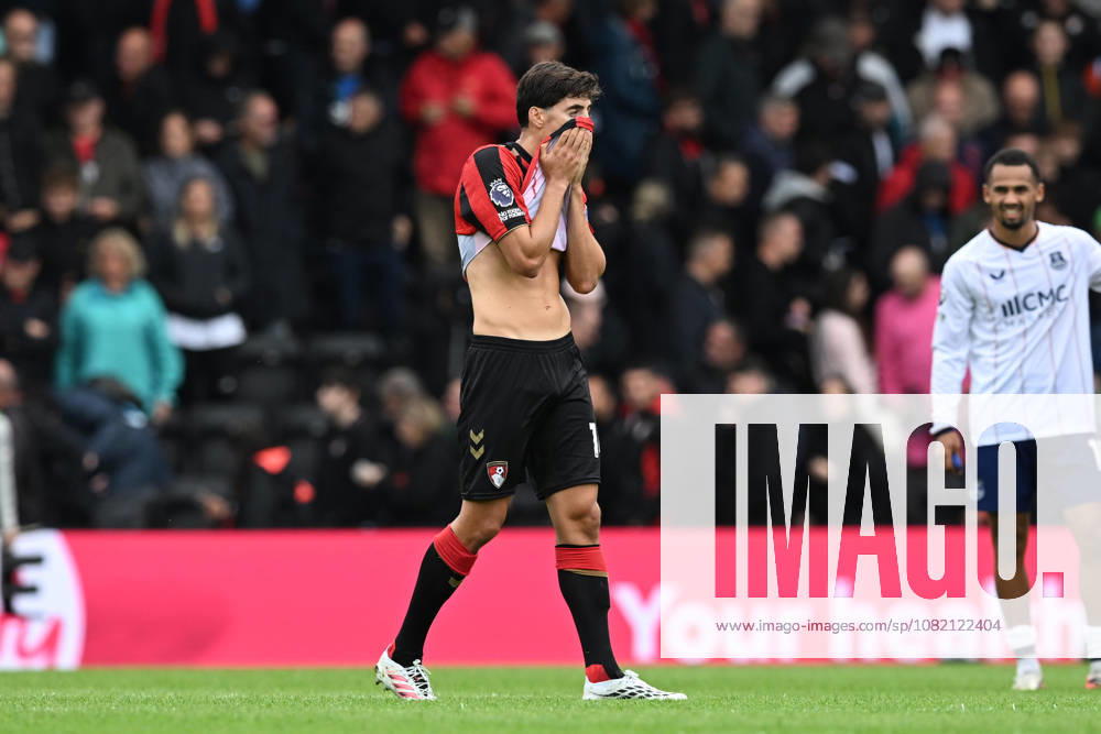 Bournemouth v Everton, Premier League Antonio Silva (14) of AFC Bournemouth looks dejected at full time during the Premier League match between Bournemouth and Everton at the Vitality Stadium, Bournemouth, UK on 29 August 2026. Bournemouth Vitality Stadium Dorset UK Editorial use only DataCo restrictions apply See www.football-dataco.com ,