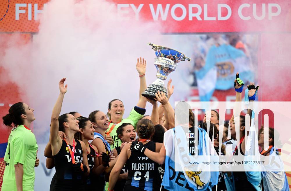 Argentina s player, winner of the gold medal celebrates on the podium of the podium ceremony at the women s 2026 Hockey World Cup, on Saturday 29 August 2026 in Amsterdam, The Netherlands. The 2026 edition of the Hockey World Cup takes place in Belgium and The Netherlands from August 15 to August 30. The Red Panthers have won their first World Cup medal since 1978. DIRKxWAEM x184668284x