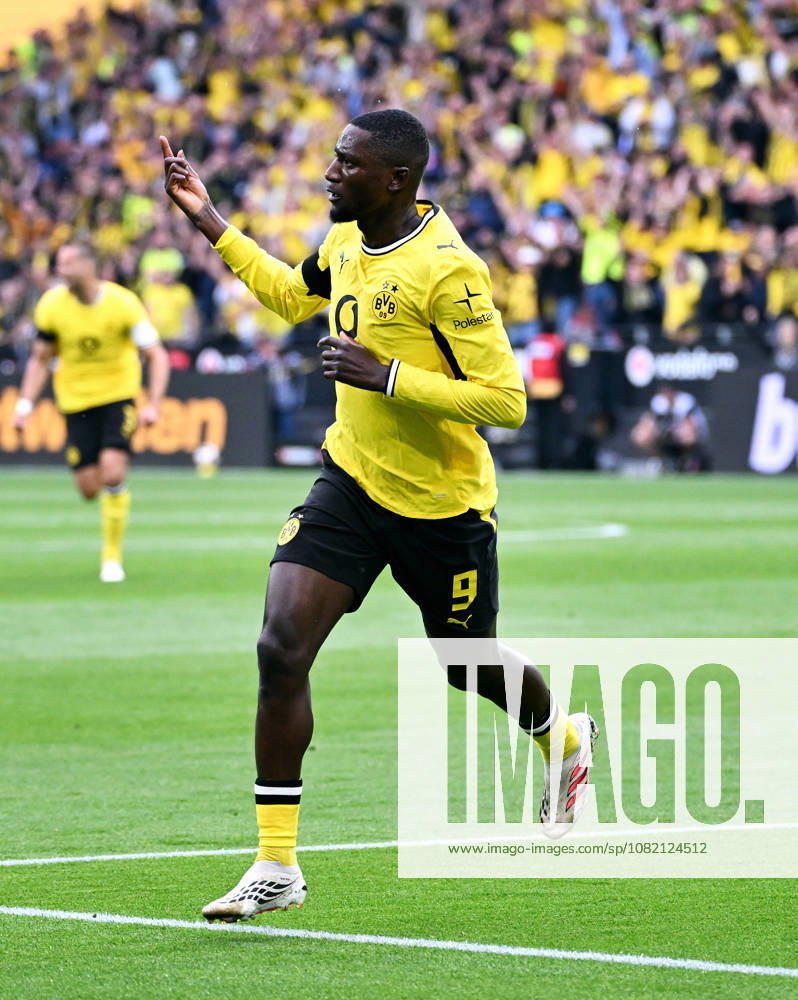 Dortmund, Germany, Bundesliga 1, Matchday 1, Signal Iduna Park, Dortmund, Borussia Dortmund vs. Hamburger SV, Serhou Guirassy, BVB celebrates after scoring a goal, Celebration, Joy, Action