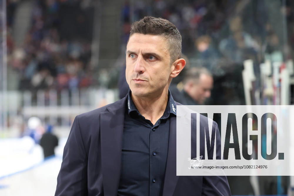 Zurich, SWITZERLAND, Swiss Life Arena, 2026–2027 Ice Hockey Season, Exhibition Game: ZSC Lions vs. Adler Mannheim, Marcel Goc (Adler)