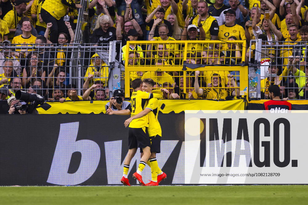 Soccer, Matchday 1 of the 1st Bundesliga, Borussia Dortmund vs. Hamburger SV: Konstantinos Karetsas (Borussia Dortmund) and Giannis Konstantelias (Borussia Dortmund) celebrate the goal that made the score 2–0. Dortmund, Signal Iduna Park, North Rhine-Westphalia, Germany. xRHR PHOTO DEx