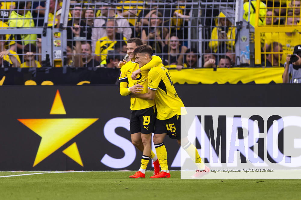 Soccer, Matchday 1 of the 1st Bundesliga, Borussia Dortmund vs. Hamburger SV: Konstantinos Karetsas (Borussia Dortmund) and Giannis Konstantelias (Borussia Dortmund) celebrate the goal that made the score 2–0. Dortmund, Signal Iduna Park, North Rhine-Westphalia, Germany. xRHR PHOTO DEx