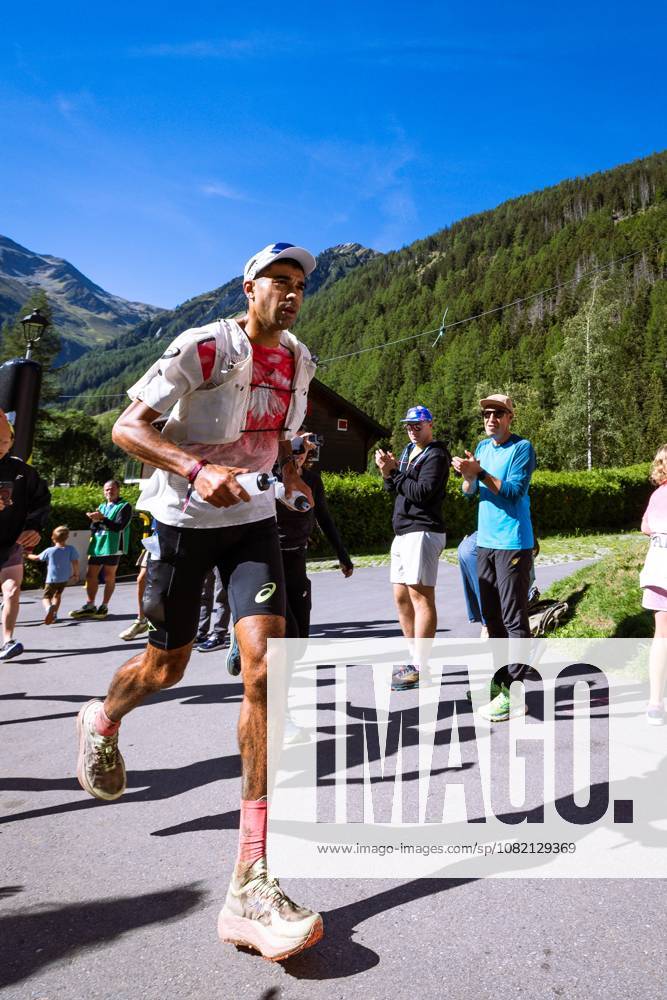 ULTRA TRAIL DU MONT BLANC A CHAMONIX PHOTOPQR LE DAUPHINE Louise RAYMOND ; Chamonix-Mont-Blanc ; 29 08 2026 ; Chamonix (Haute-Savoie) le 28 août 2026. UTMB épreuve phare 175km et près de 10000m de dénivelé au départ de Chamonix, autour du Mont Blanc, en passant par Saint Gervais-les-Bains, les Contamines, Notre Dame de la Gorge. Le lendemain au lac Combal, Courmayeur, Vallorcine, et retour à Chamonix. Sur notre photo : Ben Dhiman Photo: Le Dauphiné Libéré Louise Raymond Chamonix-Mont-Blanc Haute-Savoie Rhône-Alpes France