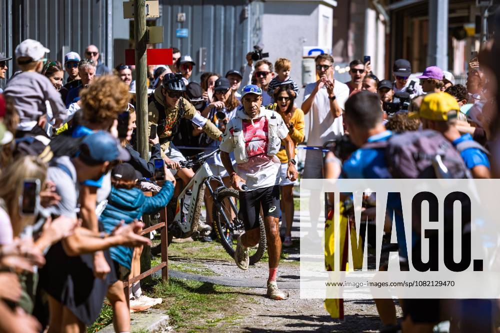 ULTRA TRAIL DU MONT BLANC A CHAMONIX PHOTOPQR LE DAUPHINE Louise RAYMOND ; Chamonix-Mont-Blanc ; 29 08 2026 ; Chamonix (Haute-Savoie) le 28 août 2026. UTMB épreuve phare 175km et près de 10000m de dénivelé au départ de Chamonix, autour du Mont Blanc, en passant par Saint Gervais-les-Bains, les Contamines, Notre Dame de la Gorge. Le lendemain au lac Combal, Courmayeur, Vallorcine, et retour à Chamonix. Sur notre photo : Ben Dhiman Photo: Le Dauphiné Libéré Louise Raymond Chamonix-Mont-Blanc Haute-Savoie Rhône-Alpes France