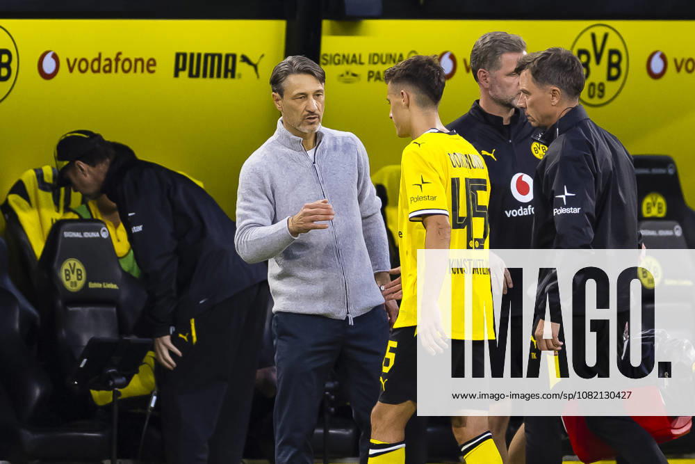 Soccer, Matchday 1 of the 1st Bundesliga, Borussia Dortmund vs. Hamburger SV; Coach Niko Kovac; Borussia Dortmund inquires about the injured Giannis Konstantelias; Borussia Dortmund, Signal Iduna Park, North Rhine-Westphalia, Germany; xRHR PHOTO DEx