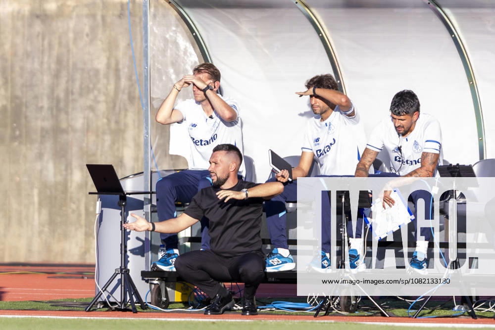 Viseu, August 29 - Francesco Farioli head coach of FC Porto is seen during the Academico de Viseu FC x FC Porto match for the Liga Portugal Betclic 2026 27 on August 29, 2026 at Estadio Municipal do Fontelo, Viseu, Portugal Sao Torcato Portugal - ZUMAl192 20260829_zsp_l192_063