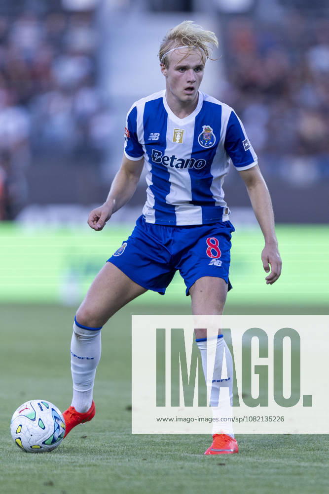 Viseu, August 29 - Victor Froholdt of FC Porto is seen on action during the Academico de Viseu FC x FC Porto match for the Liga Portugal Betclic 2026 27 on August 29, 2026 at Estadio Municipal do Fontelo, Viseu, Portugal Sao Torcato Portugal - ZUMAl192 20260829_zsp_l192_078