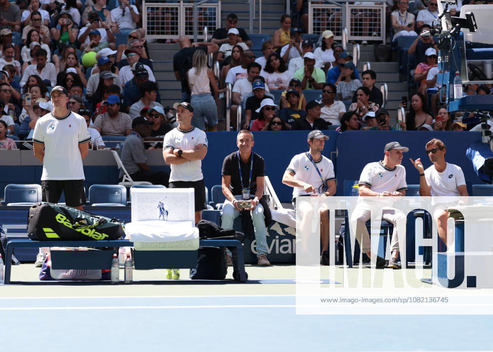 Carlos Alcaraz s team on the sidelines during practice, US Open Championships, Billie Jean King National Tennis Center, Flushing Meadows, New York, USA