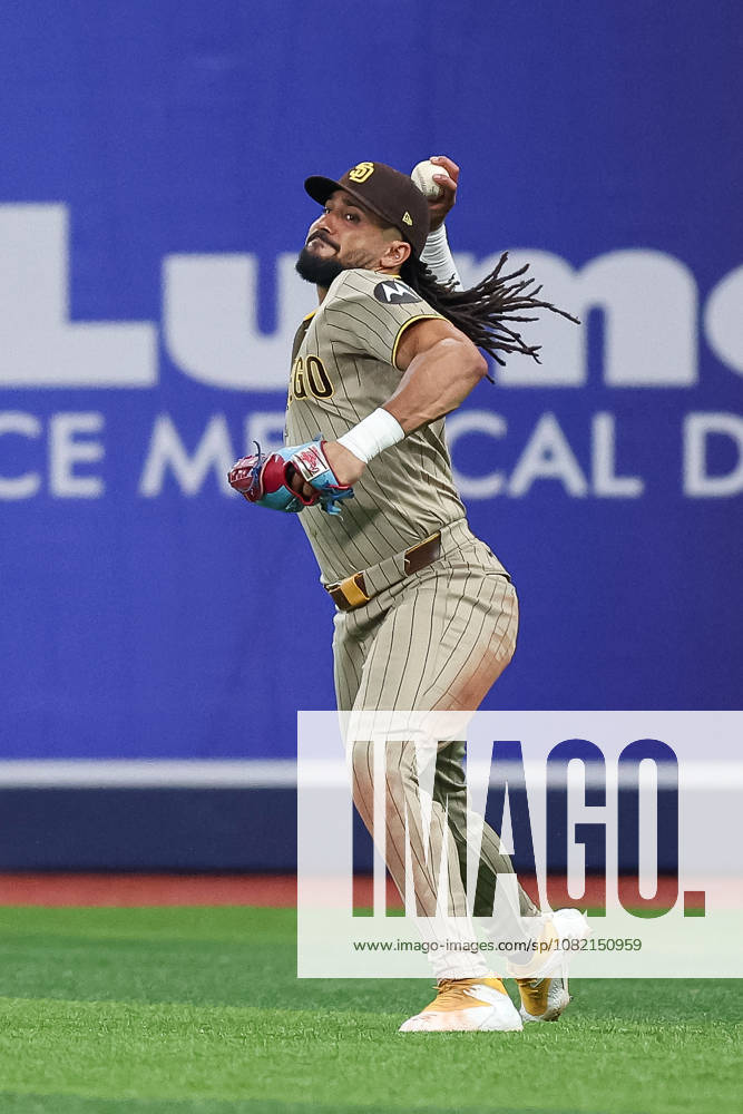 San Diego Padres right fielder FERNANDO TATIS JR. (23) throws the ball from the outfield during a game against Tampa Bay Rays. The Tampa Bay Rays hosted the San Diego Padres at Tropicana Field in St. Petersburg, FL. St. Petersburg USA - ZUMAm299 20260829_znp_m299_001