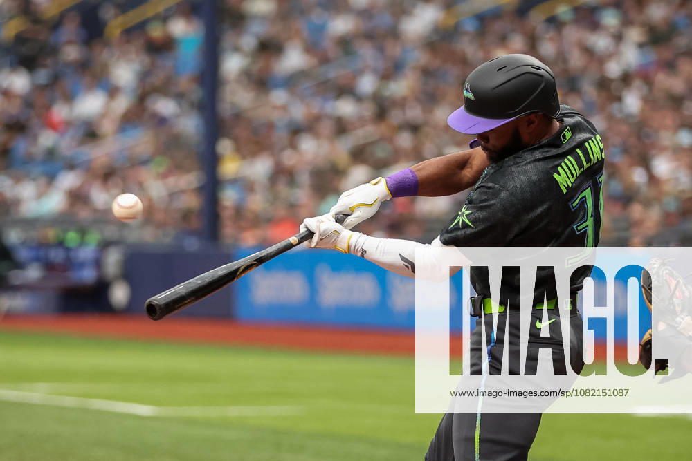 Tampa Bay Rays center fielder CEDRIC MULLINS (31) hits a pitch against San Diego Padres . The Tampa Bay Rays hosted the San Diego Padres at Tropicana Field in St. Petersburg, FL. MLB, Baseball Herren, USA 2026: San Diego Padres 6:7 Tampa Bay Rays - ZUMAm299 20260829_znp_m299_015