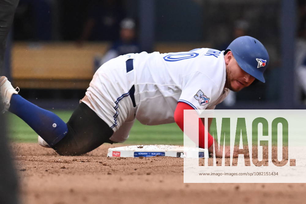 Toronto Blue Jays Alejandro Kirk (30) slides safely into second base with a steal against the Seattle Mariners during sixth inning MLB, Baseball Herren, USA baseball action in Toronto on Saturday, Aug. 29, 2026. Canada News - August 29, 2026 - ZUMAc35_ 20260829_zaf_c35_136