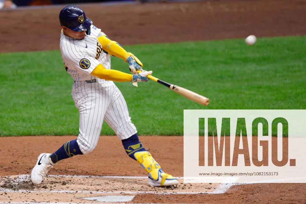 Milwaukee Brewers catcher WILLIAM CONTRERAS (24) hits a home run in a baseball game, Saturday, Aug. 28, 2026, in Milwaukee, Wisconsin. Milwaukee USA - ZUMAa325 20260829_zsa_a325_011