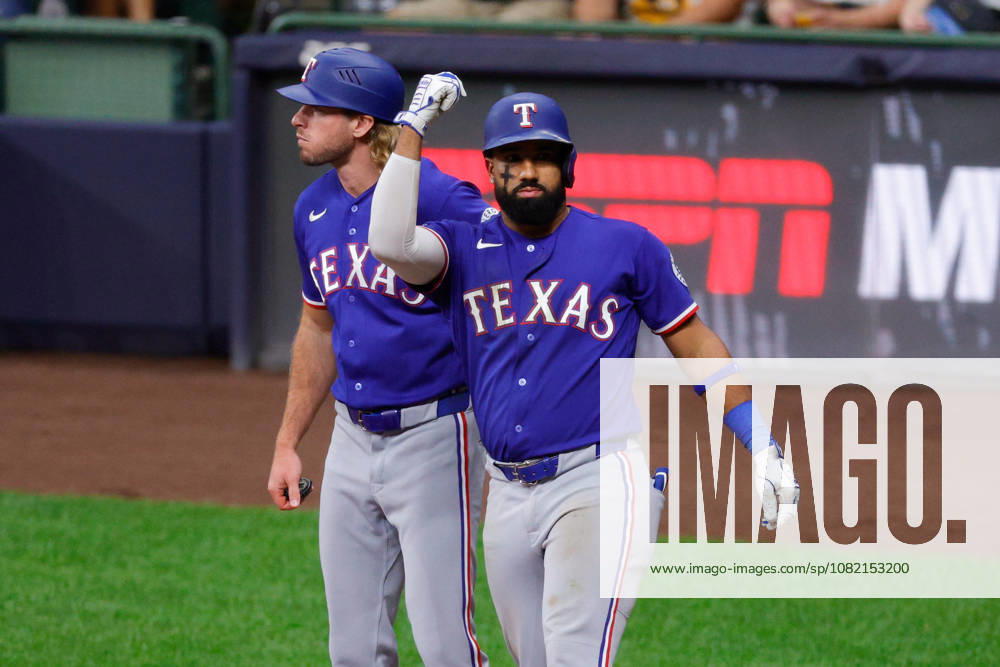 Texas Rangers center fielder EZEQUIEL DURAN (20) hits a single during the eighth inning in a baseball game, Saturday, Aug. 28, 2026, in Milwaukee, Wisconsin. Milwaukee USA - ZUMAa325 20260829_zsa_a325_016