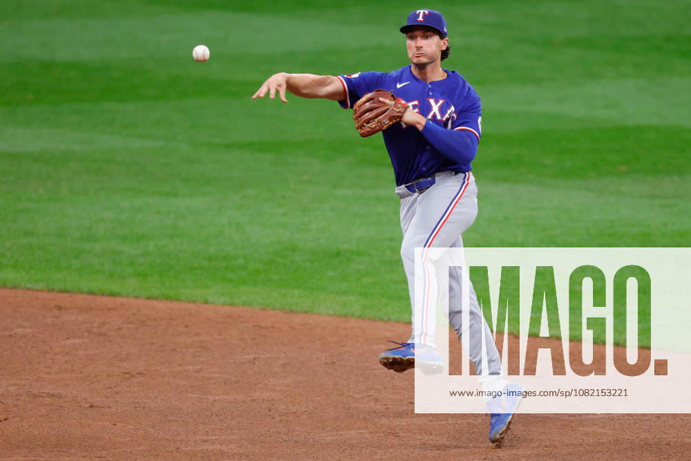 Texas Rangers second baseman JUSTIN FOSCUE (14) throws to first base in a baseball game, Saturday, Aug. 28, 2026, in Milwaukee, Wisconsin. Milwaukee USA - ZUMAa325 20260829_zsa_a325_021