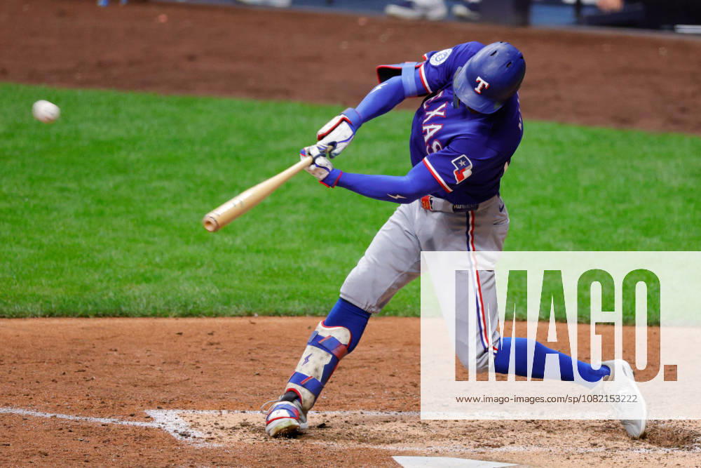 Texas Rangers right fielder BRANDON NIMMO (24) hits a 2-run home run during the eighth inning in a baseball game, Saturday, Aug. 28, 2026, in Milwaukee, Wisconsin. MLB, Baseball Herren, USA 2026 - Rangers 3: 5 Brewers - ZUMAa325 20260829_zsa_a325_026