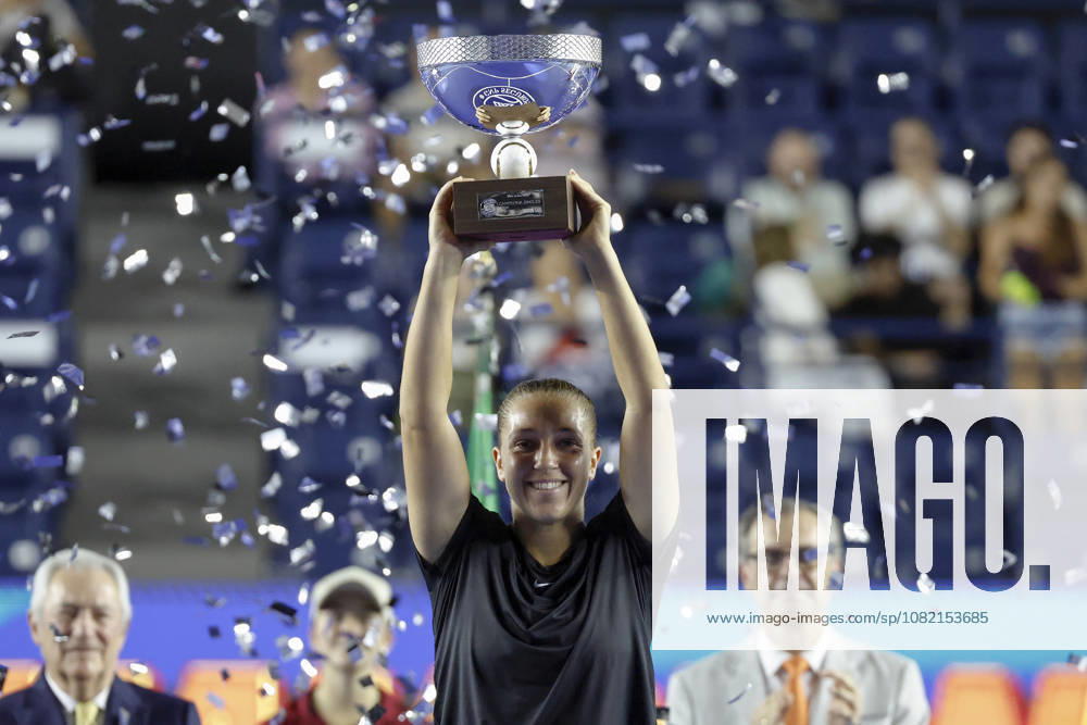 Diane Parry (FRA) celebrates the championship during the Monterrey Open WTA, Tennis Damen 500 final upon defeating Elise Mertens (BEL) at the GNP Stadium in Monterrey, Nuevo Leon. Parry won 6:4, 0:6, 6:3. Tenis 2026: Final WTA 500 Monterrey Parry Vs Mertens - ZUMAo125 20260829_zip_o125_019