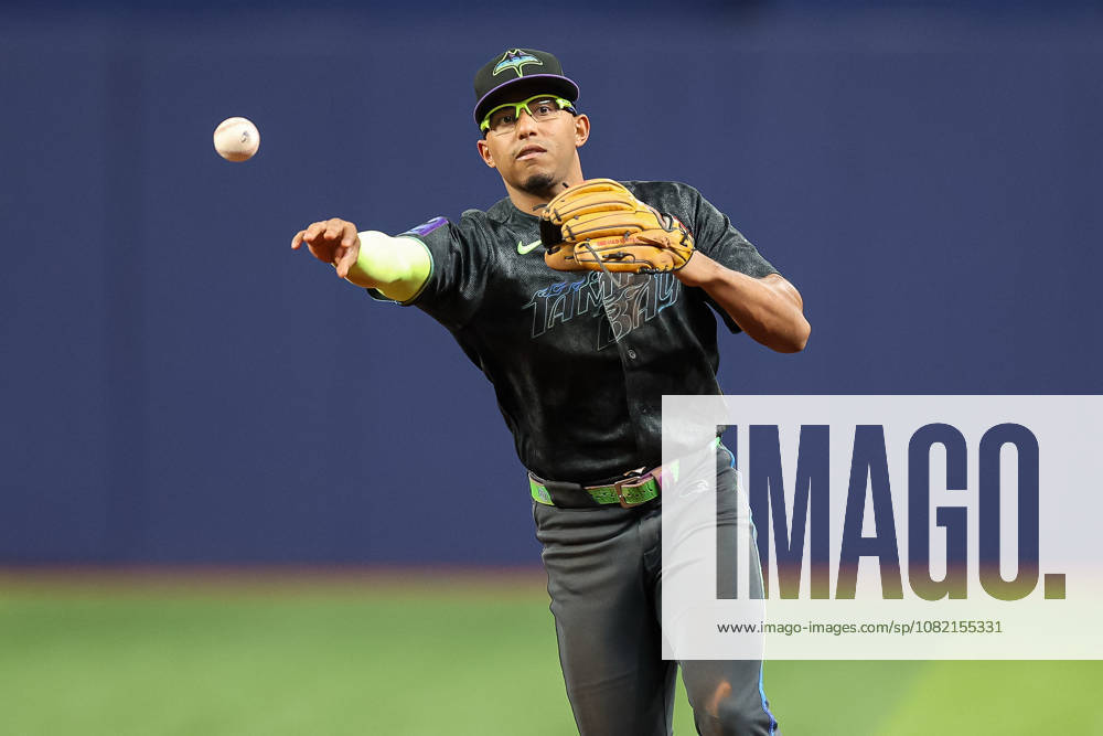 Tampa Bay Rays second baseman RICHIE PALACIOS (1) throws to first base for an out. The Tampa Bay Rays hosted the San Diego Padres at Tropicana Field in St. Petersburg, FL. St. Petersburg USA - ZUMAm299 20260829_znp_m299_051