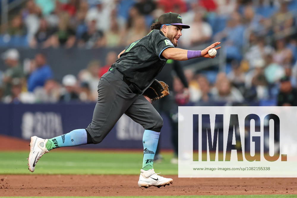 Tampa Bay Rays first baseman JONATHAN ARANDA (8) fields a ground ball during a game against the San Diego Padres. The Tampa Bay Rays hosted the San Diego Padres at Tropicana Field in St. Petersburg, FL. St. Petersburg USA - ZUMAm299 20260829_znp_m299_050