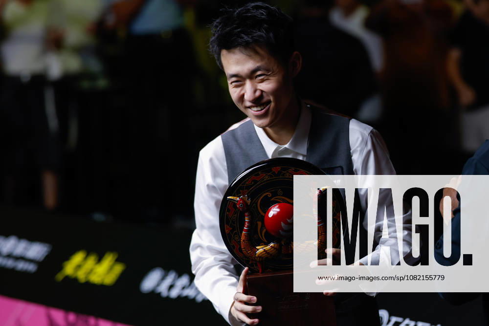 (260830) -- WUHAN, Aug. 30, 2026 -- Chang Bingyu celebrates after winning the final match between Zhao Xintong of China and Chang Bingyu of China at Wuhan Open 2026 snooker tournament in Wuhan, central China s Hubei Province, Aug. 29, 2026. ) (SP)CHINA-SNOOKER-WUHAN OPEN (CN) WuxZhizun