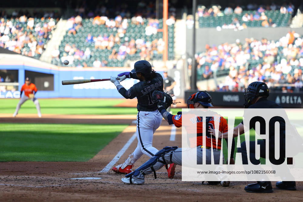 MLB, Baseball Herren, USA Houston Astros Vs. New York Mets New York Mets Francisco Lindor 12 hits a double during the fifth inning of a baseball game against the Houston Astros at Citi Field in Flushing, New York, on August 29, 2026. Flushing New York United States