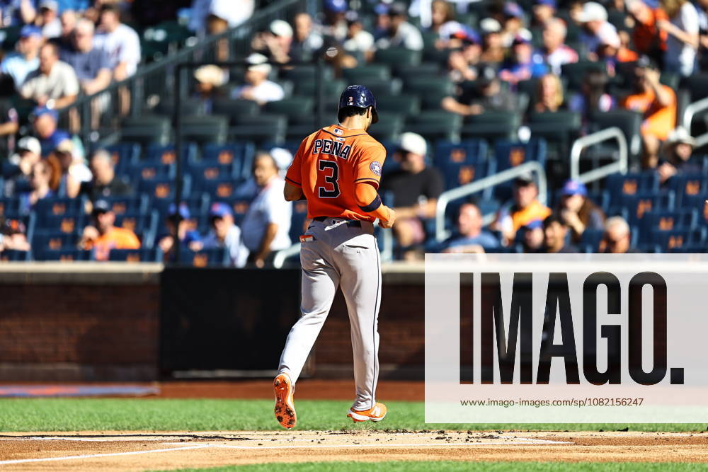 MLB, Baseball Herren, USA Houston Astros Vs. New York Mets Houston Astros Jeremy Pena 3 scores on a sacrifice fly during the first inning of a baseball game against the New York Mets at Citi Field in Flushing, New York, on August 29, 2026. Flushing New York United States