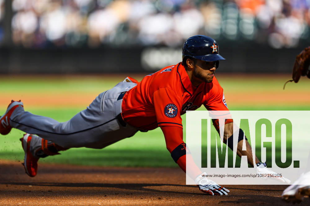 MLB, Baseball Herren, USA Houston Astros Vs. New York Mets Houston Astros Jeremy Pena 3 slides headfirst into third base with a triple during the first inning of a baseball game against the New York Mets at Citi Field in Flushing, New York, on August 29, 2026. Flushing New York United States