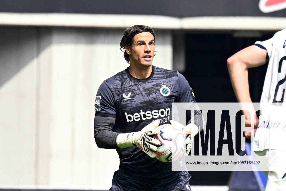 Club s goalkeeper Yann Sommer is pictured in action during a soccer match between KAA Gent and Club Brugge, Sunday 30 August 2026 in Gent, on day 4 of the 2026-2027 Jupiler Pro League first division of the Belgian championship. KURTxDESPLENTER x184735201x