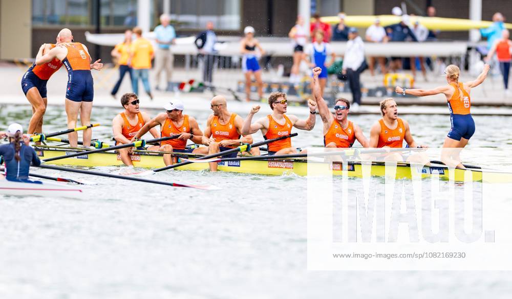 AMSTERDAM - Finn Florijn, Jan van der Bij, Jorn Salverda, Mick Makker, Sander de Graaf, Pieter van Veen, Ralf Rienks, Wibout Rustenburg, coxswain Jonna de Vries after the men s eight final on the seventh and final day of the World Rowing Championships at the Bosbaan in the Amsterdam Forest. IRIS VAN DEN BROEK ANP ANPxSportx IVx 566590003 originalFilename: 566590003