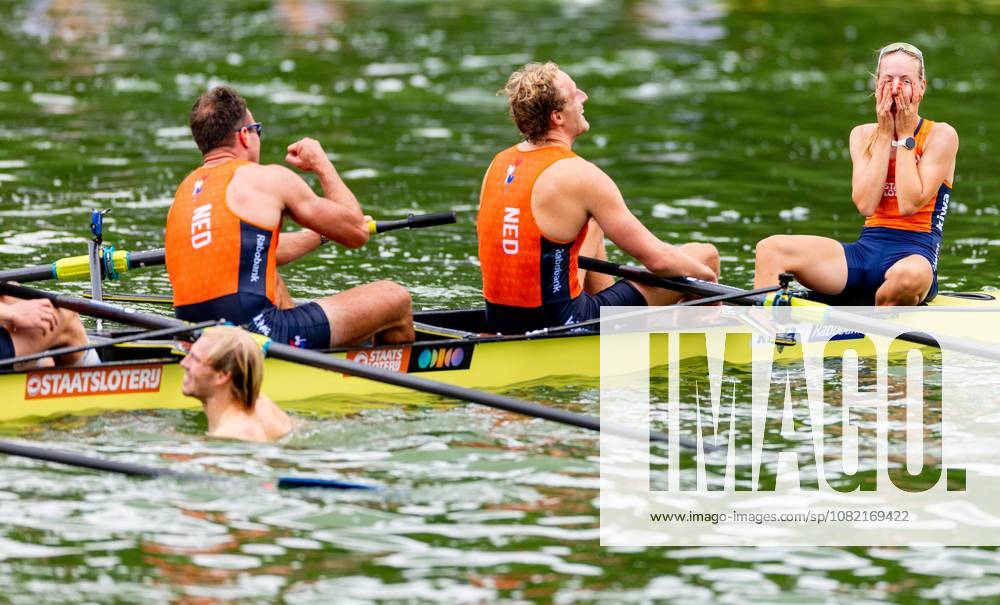AMSTERDAM - Finn Florijn, Jan van der Bij, Jorn Salverda, Mick Makker, Sander de Graaf, Pieter van Veen, Ralf Rienks, Wibout Rustenburg, coxswain Jonna de Vries after the men s eight final on the seventh and final day of the World Rowing Championships at the Bosbaan in the Amsterdam Forest. IRIS VAN DEN BROEK ANP ANPxSportx IVx 566590025 originalFilename: 566590025