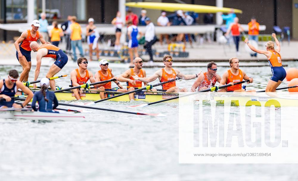 AMSTERDAM - Finn Florijn, Jan van der Bij, Jorn Salverda, Mick Makker, Sander de Graaf, Pieter van Veen, Ralf Rienks, Wibout Rustenburg, coxswain Jonna de Vries after the men s eight final on the seventh and final day of the World Rowing Championships at the Bosbaan in the Amsterdam Forest. IRIS VAN DEN BROEK ANP ANPxSportx IVx 566590048 originalFilename: 566590048